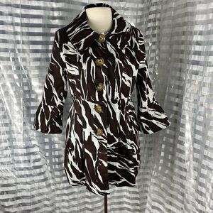 Lee TracyBrown/White Animal Print Bell Sleeve Jacket